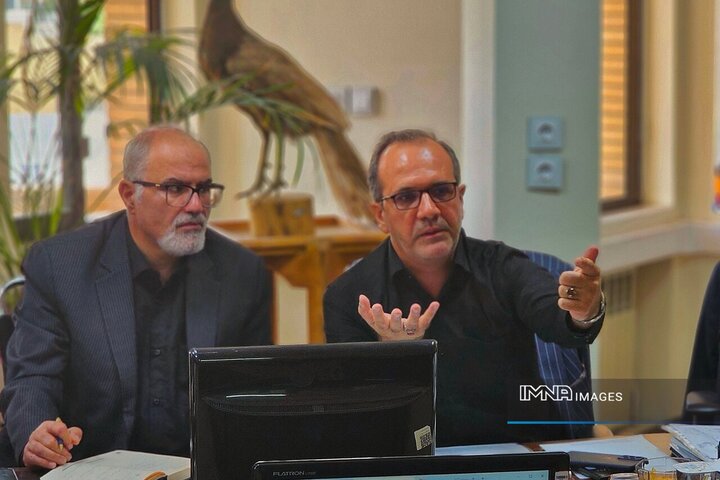 برای رسیدگی به تخلفات شهری از ظرفیت مردم استفاده شود