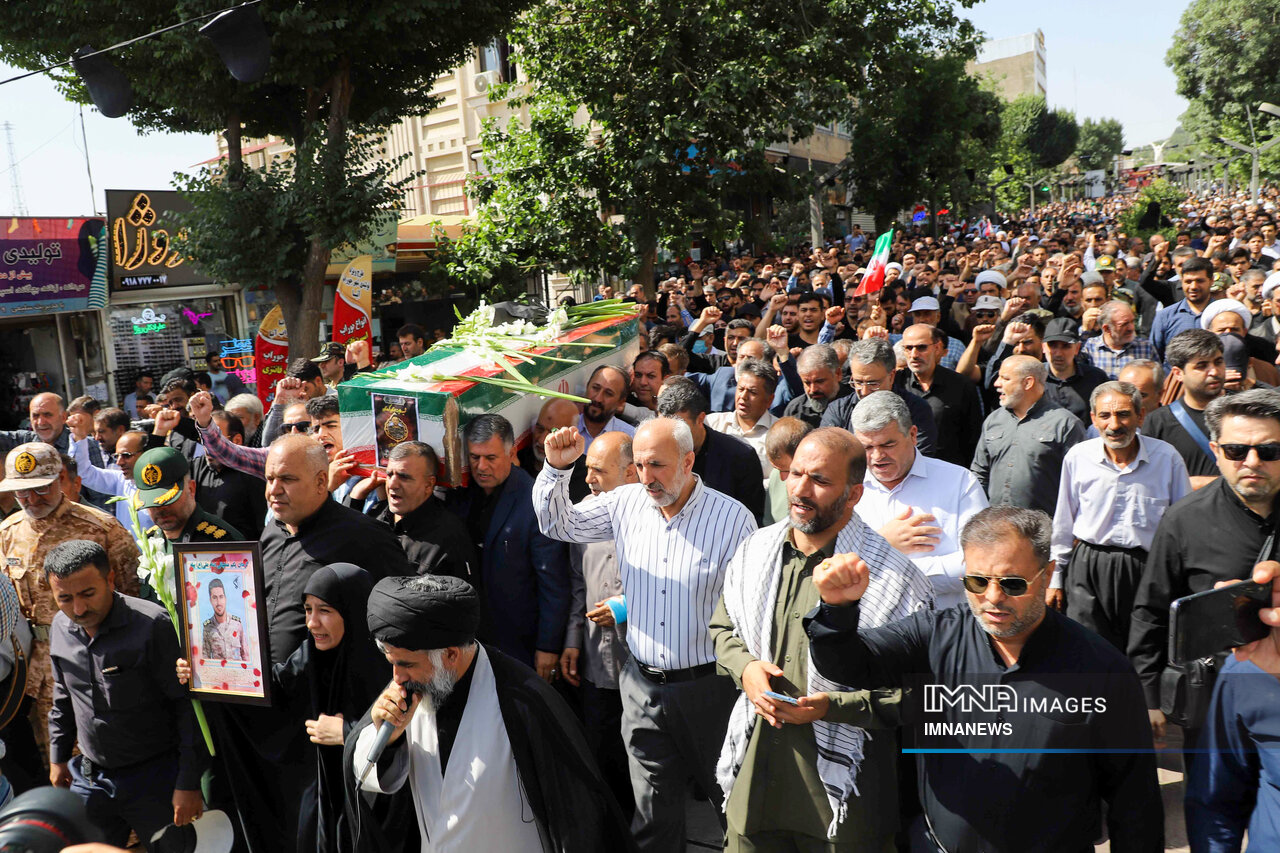 برای آنهایی که ایستادند تا ما قامت خم نکنیم