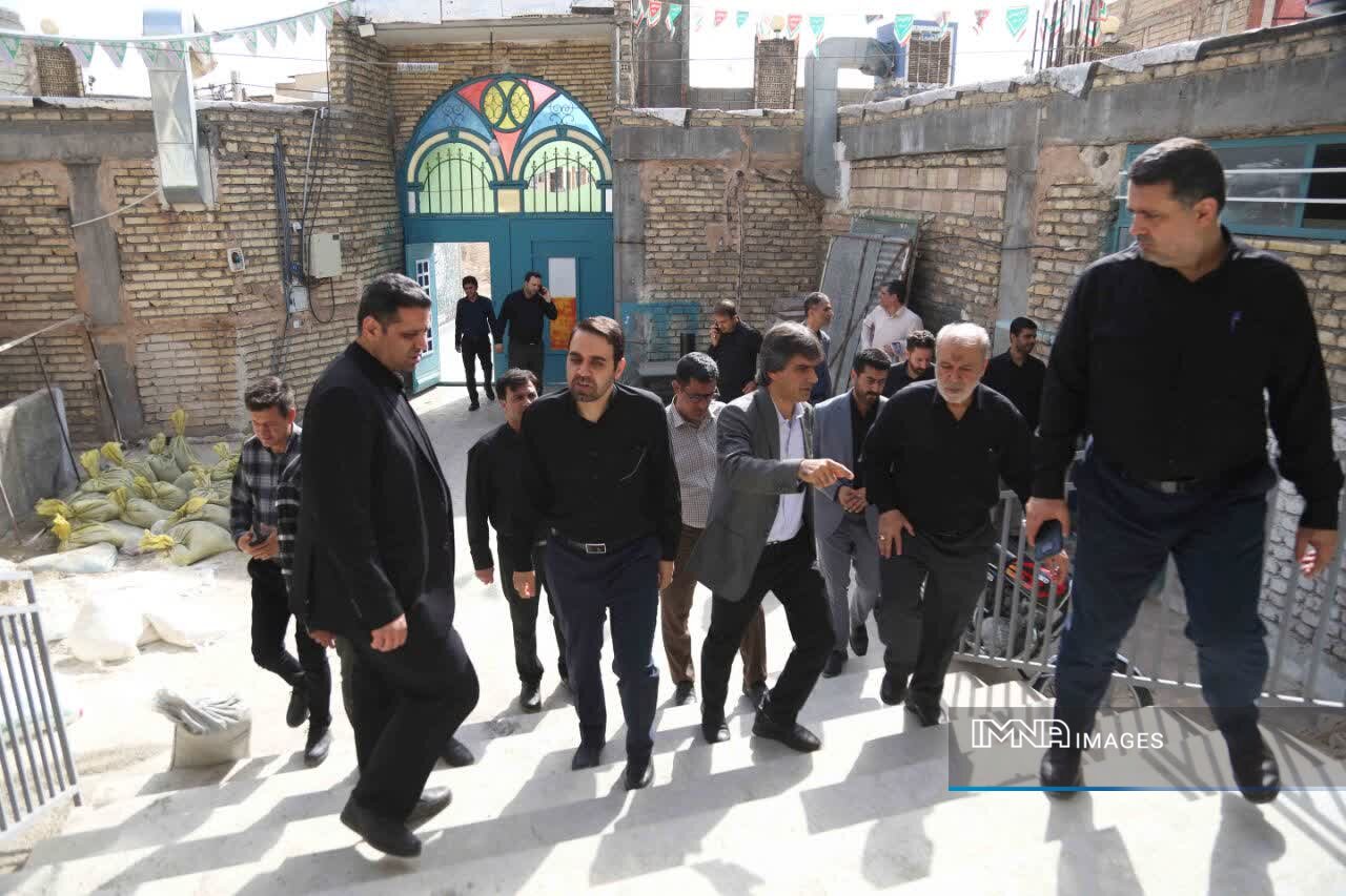 بازدید اعضای شورا و مشاور شهردار اصفهان از پروژههای محلهمحور منطقه ۱۲ اصفهان