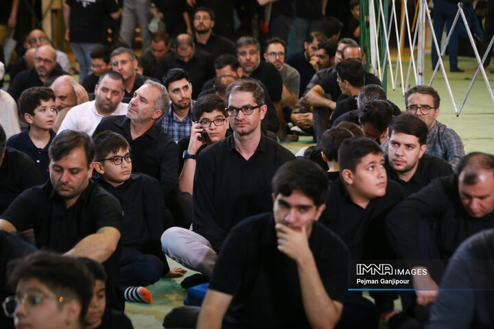 عزاداری شب سوم محرم در هیئت «انصارالحسین(ع)»