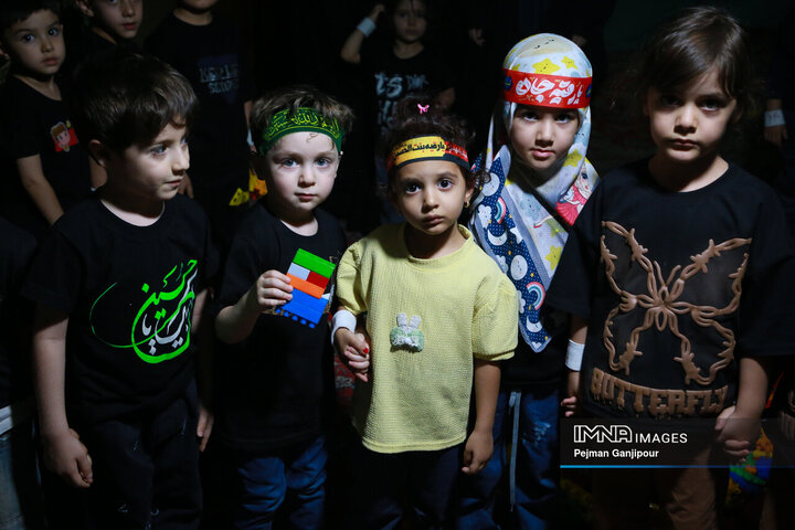 عزاداری شب سوم محرم در هیئت «انصارالحسین(ع)»