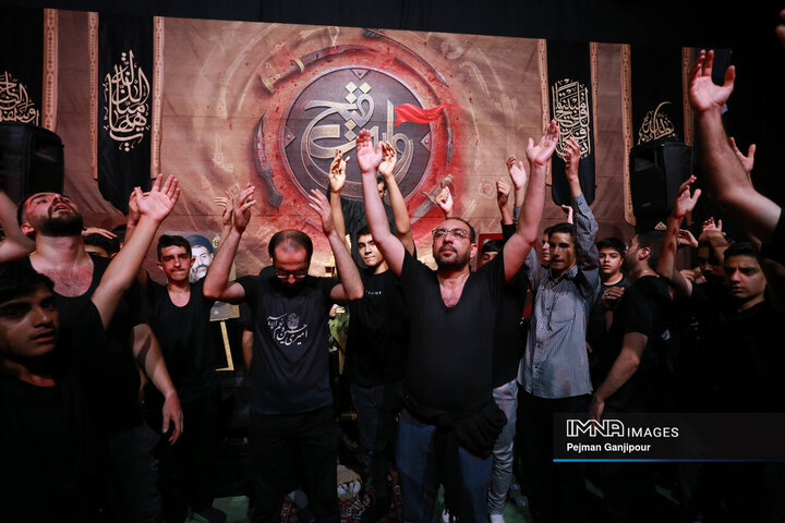 عزاداری شب سوم محرم در هیئت «انصارالحسین(ع)»