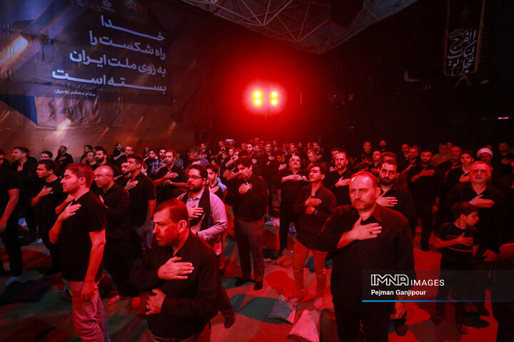 عزاداری شب سوم محرم در هیئت «انصارالحسین(ع)»