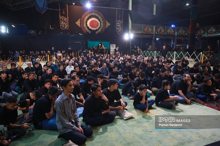 عزاداری شب سوم محرم در هیئت «انصارالحسین(ع)»