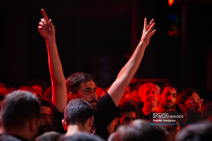 عزاداری شب سوم محرم در هیئت «انصارالحسین(ع)»