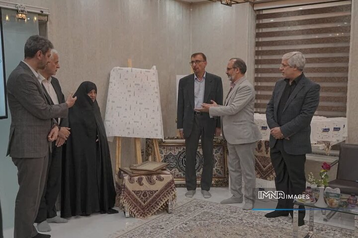 تکریم مادر سردار شهید آقابابایی در هفتمین نشست کمیته راهبری تحقق‌پذیری ناژوان