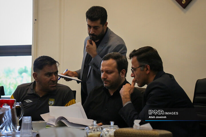 کمیته نظارتی شورای شهر اصفهان در منطقه 2 شهرداری