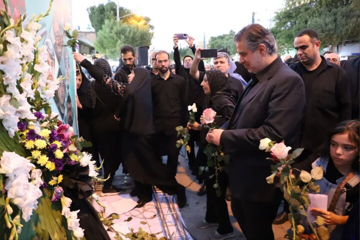 ملت ایران با پشتیبانی از نظام و رهبری، دشمن صهیونی را غافلگیر کردند