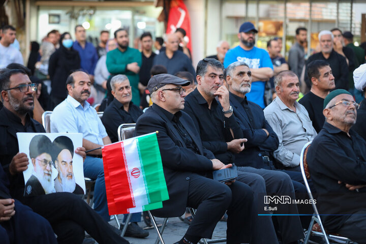 ادای احترام مردم اراک به شهدای تعرض رژیم صهیونیستی به خاک کشور