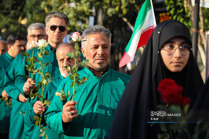 ادای احترام مردم اراک به شهدای تعرض رژیم صهیونیستی به خاک کشور