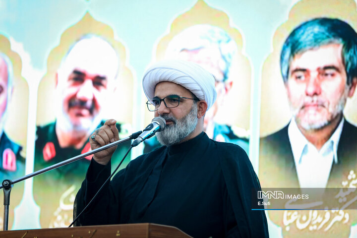 ادای احترام مردم اراک به شهدای تعرض رژیم صهیونیستی به خاک کشور