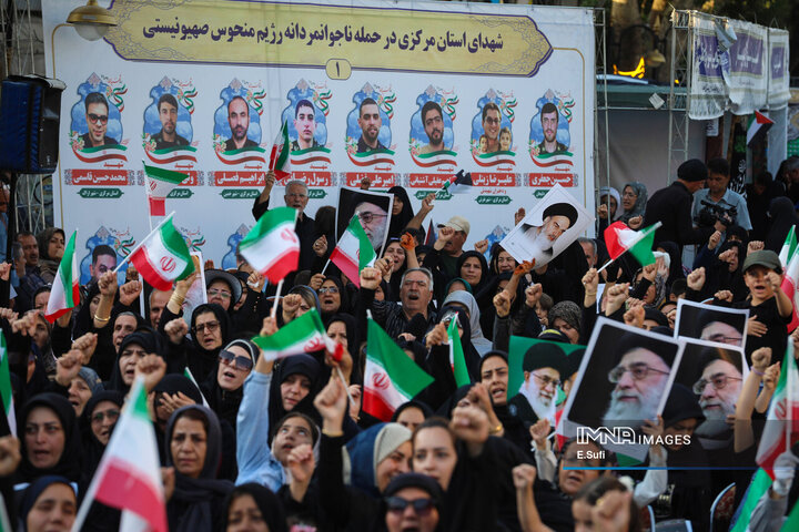 ادای احترام مردم اراک به شهدای تعرض رژیم صهیونیستی به خاک کشور