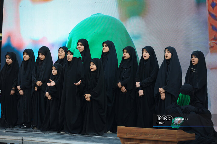 ادای احترام مردم اراک به شهدای تعرض رژیم صهیونیستی به خاک کشور