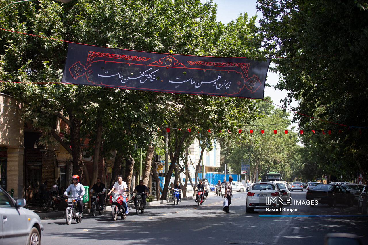 چهره خدمتگزار شهر در روزهای سوگواری سیدالشهدا(ع)