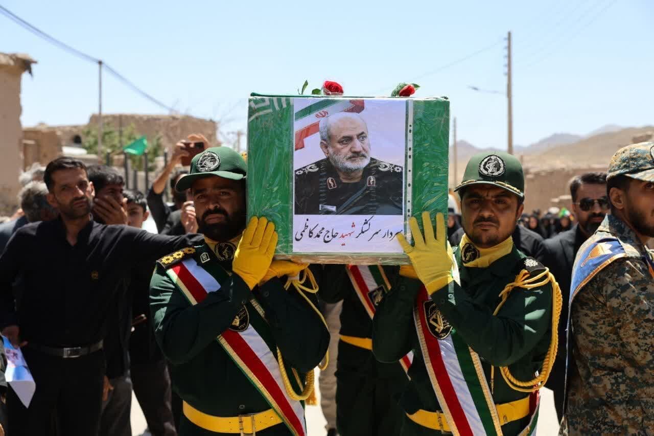 برگزاری تشییع نمادین شهید سرلشکر کاظمی در زادگاهش افین