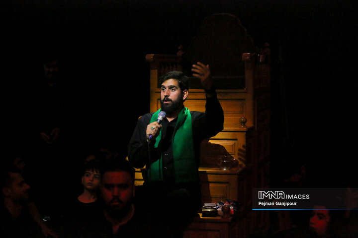 عزاداری شب چهارم محرم در هیئت یادگاران امام(ره)