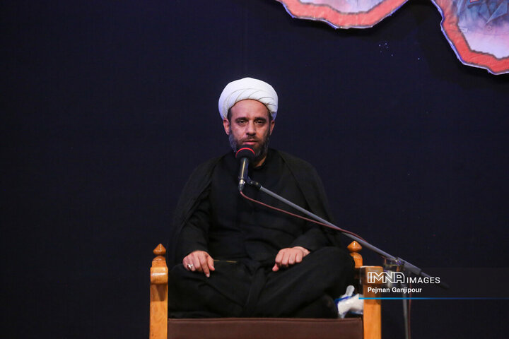 عزاداری شب چهارم محرم در هیئت یادگاران امام(ره)