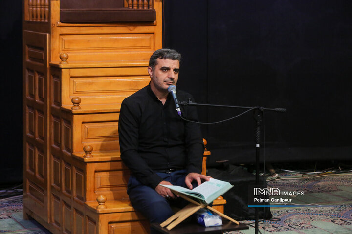 عزاداری شب چهارم محرم در هیئت یادگاران امام(ره)