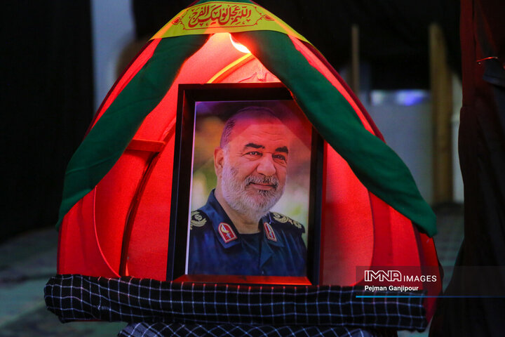 عزاداری شب چهارم محرم در هیئت یادگاران امام(ره)