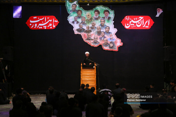 عزاداری شب چهارم محرم در هیئت یادگاران امام(ره)