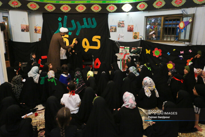 عزاداری شب چهارم محرم در هیئت یادگاران امام(ره)