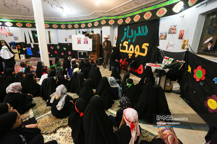 عزاداری شب چهارم محرم در هیئت یادگاران امام(ره)