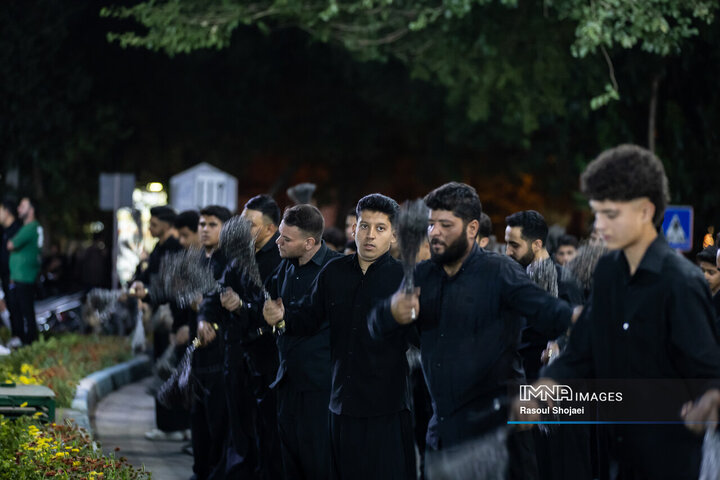 عزاداری زنجیرزنان رهنانی در دهه اول محرم