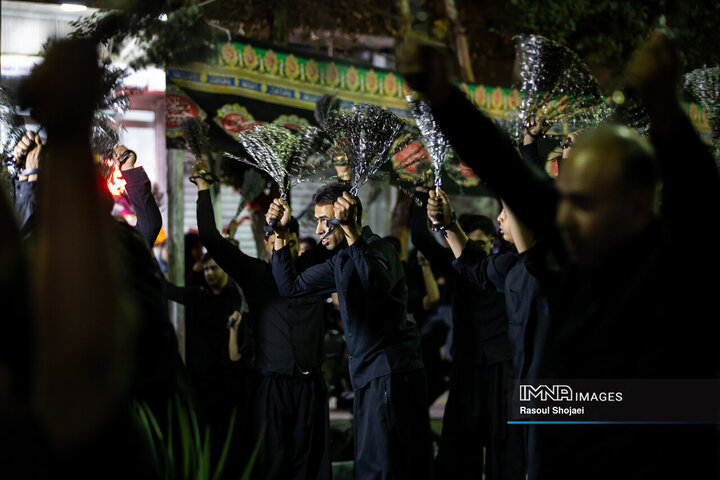 عزاداری زنجیرزنان رهنانی در دهه اول محرم