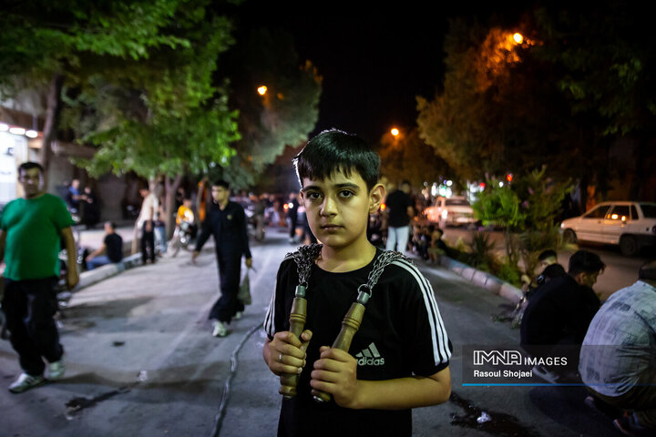 عزاداری زنجیرزنان رهنانی در دهه اول محرم