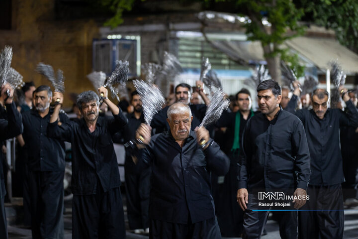 عزاداری زنجیرزنان رهنانی در دهه اول محرم