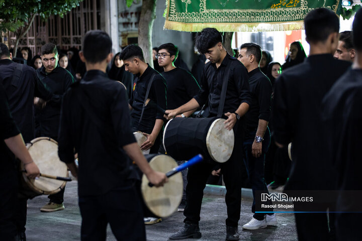 عزاداری زنجیرزنان رهنانی در دهه اول محرم