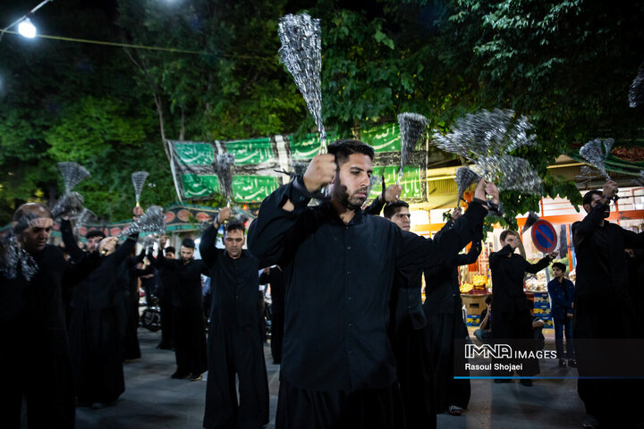 عزاداری زنجیرزنان رهنانی در دهه اول محرم