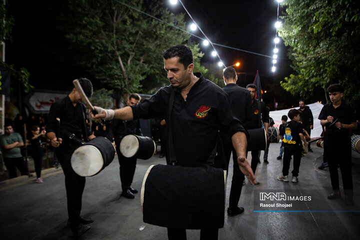 عزاداری زنجیرزنان رهنانی در دهه اول محرم