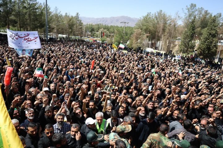 برگزاری آیین تشییع شهدای دفاع مقدس قم در ایام شهادت حضرت زهرا(س)