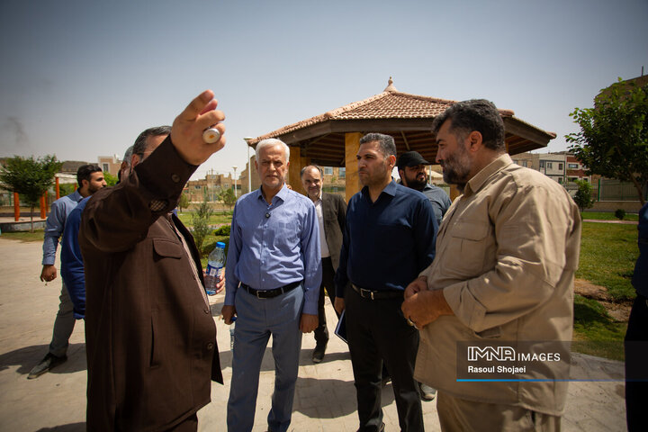بازدید شهردار اصفهان از پروژه‌های منطقه 14