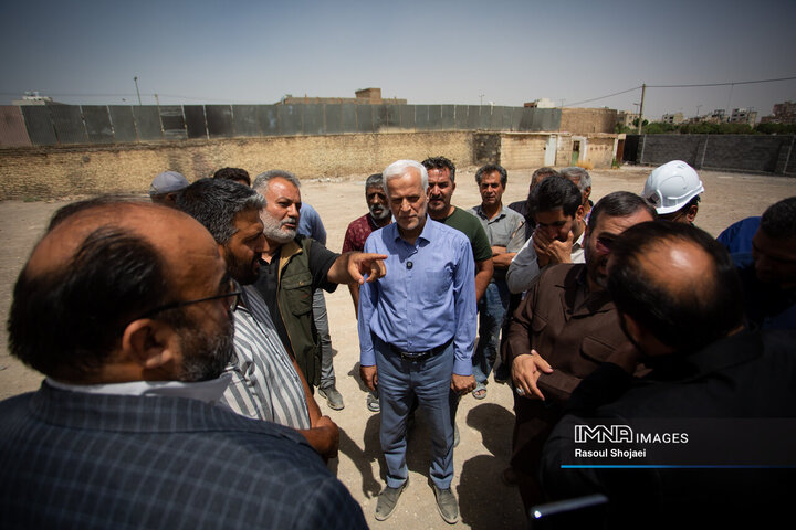 بازدید شهردار اصفهان از پروژه‌های منطقه 14