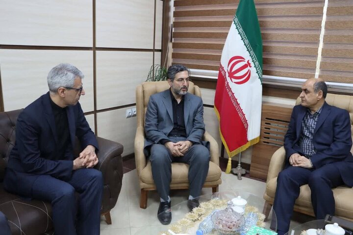 دیدار سخنگوی وزارت خارجه و استاندار گیلان با خانواده شهید دانشمند هسته‌ای