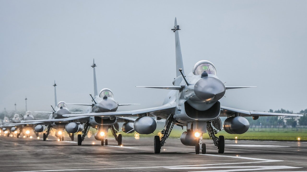 جنگنده چینی جی ۱۰ (J10)؛ اژدهای پرنده آسیا در آسمان نبردهای مدرن