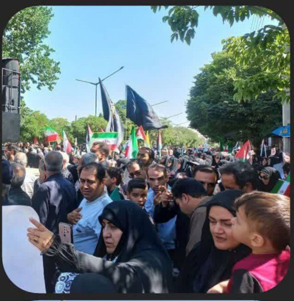 وداع باشکوه با سردار جبهه مقاومت؛ حاج رمضان به آغوش وطن بازگشت