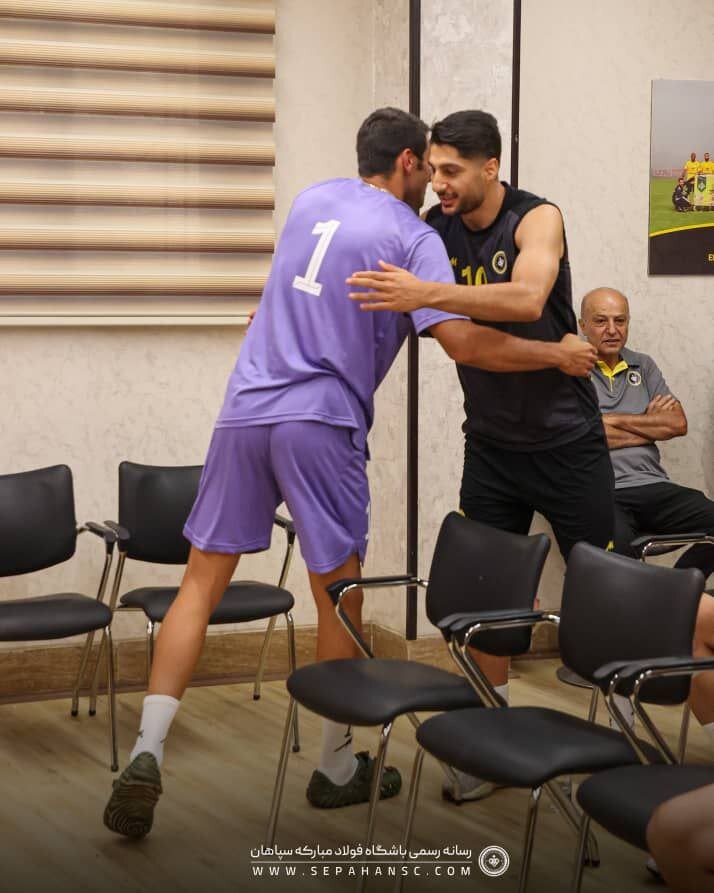 شماره ۱۰ تضمین ماندن محبی در سپاهان؟ + عکس