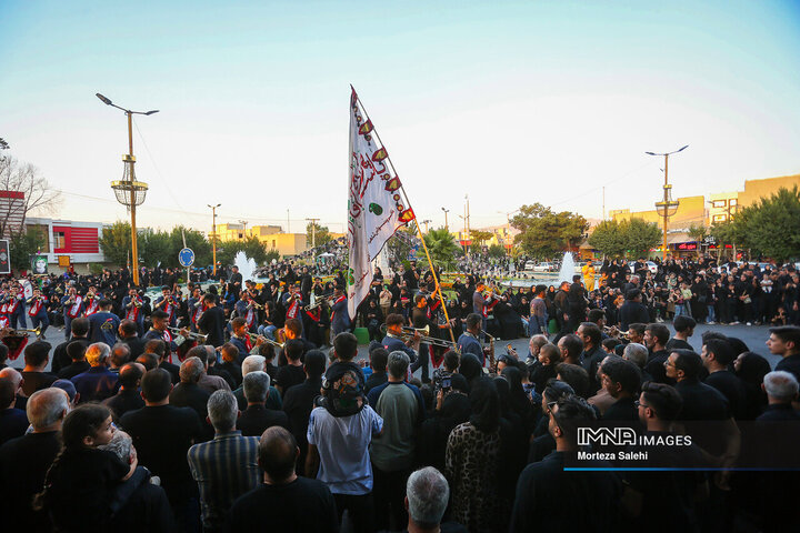 کاروان نمادین کربلا در مبارکه