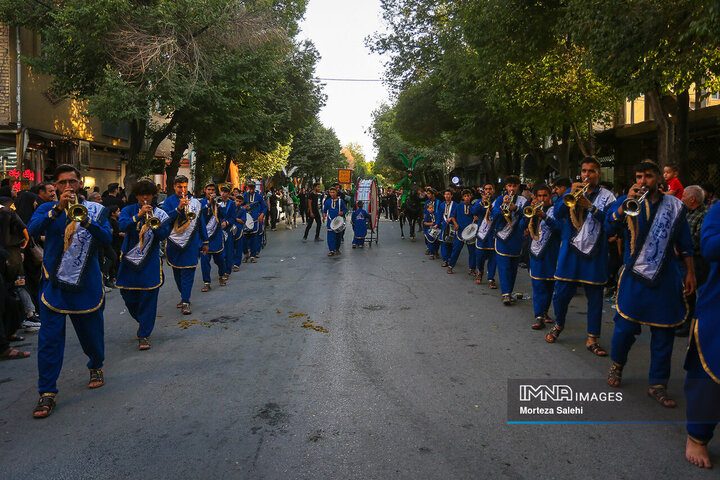 کاروان نمادین کربلا در مبارکه