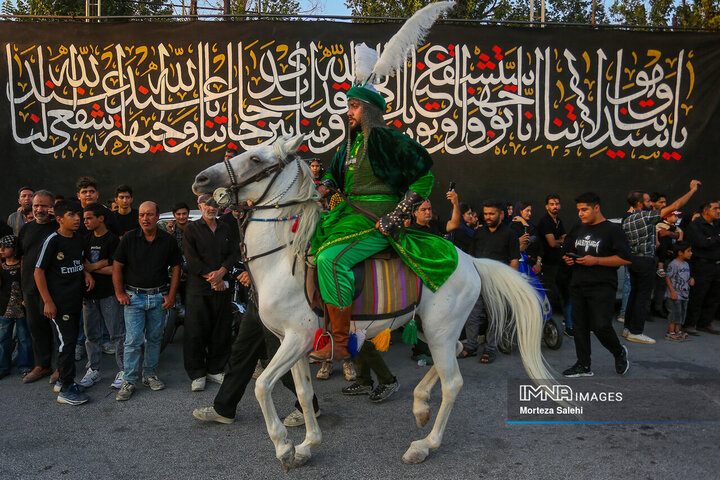 کاروان نمادین کربلا در مبارکه