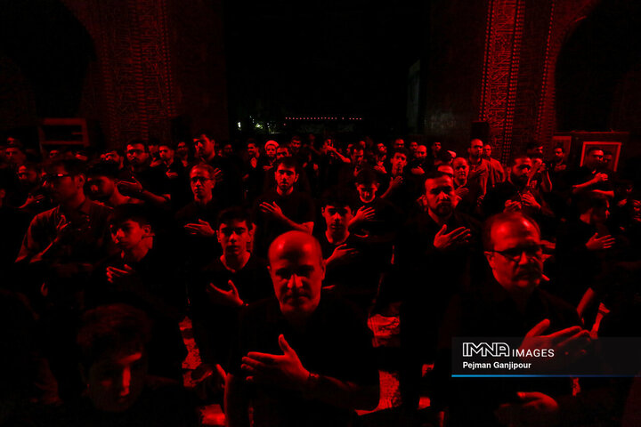 عزاداری شب پنجم محرم در هیئت رهپویان وصال