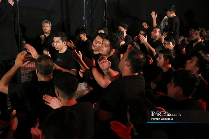 عزاداری شب پنجم محرم در هیئت رهپویان وصال