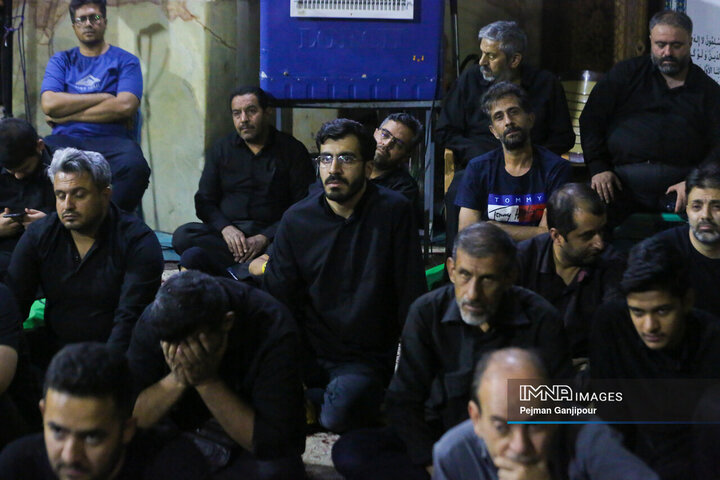 عزاداری شب پنجم محرم در هیئت رهپویان وصال