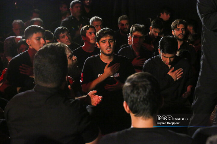 عزاداری شب پنجم محرم در هیئت رهپویان وصال