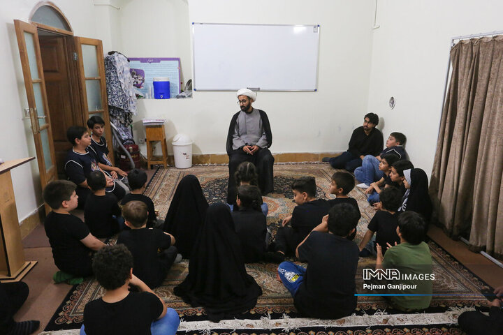 عزاداری شب پنجم محرم در هیئت رهپویان وصال