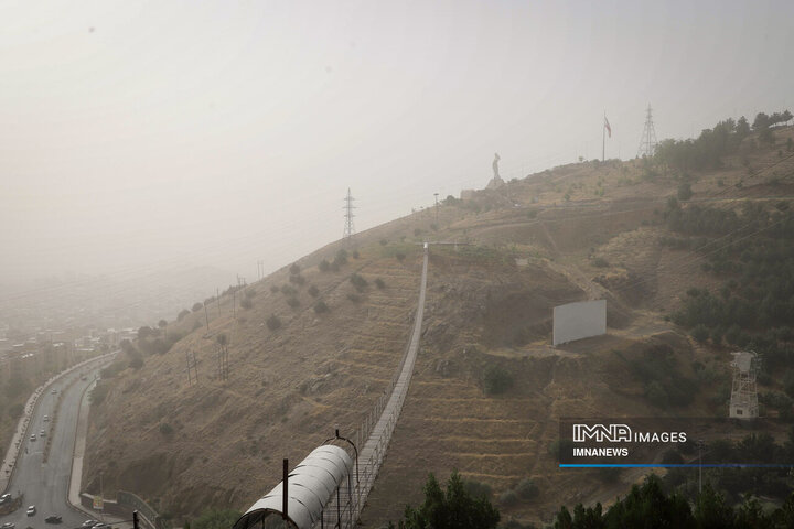 گردوغبار میهمان آسمان سنندج