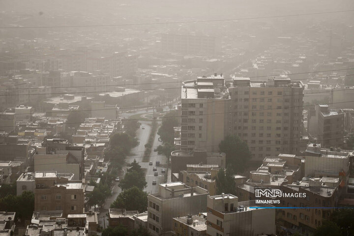 وزش باد شدید و گردوخاک در نیمه شرقی / تداوم بارندگی در مناطق مستعد